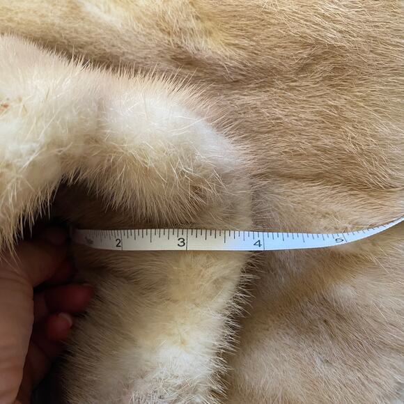 Med / Large Vintage Blonde Mink Fur Coat with Pleated Satin Lining - Picture 14 of 16